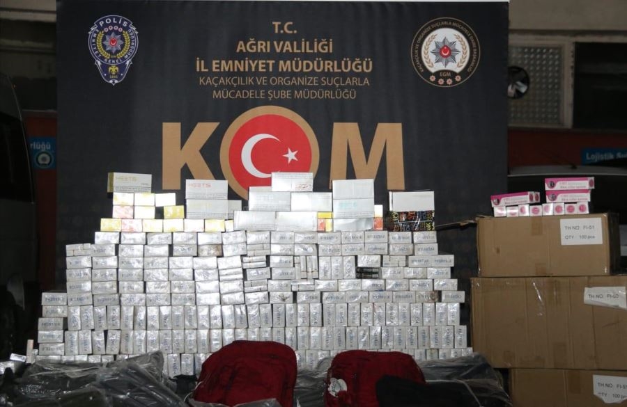 5 bin paket kaçak sigara ve 300 elektronik sigara tütünü yakalandı 