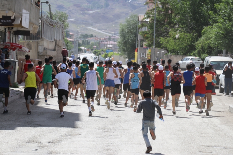 Türkiye Dağ Koşusu Şampiyonası Doğubayazıt’ta yapıldı