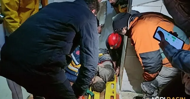 Asansör boşluğuna düşen çocuk yaralandı , durumu iyi