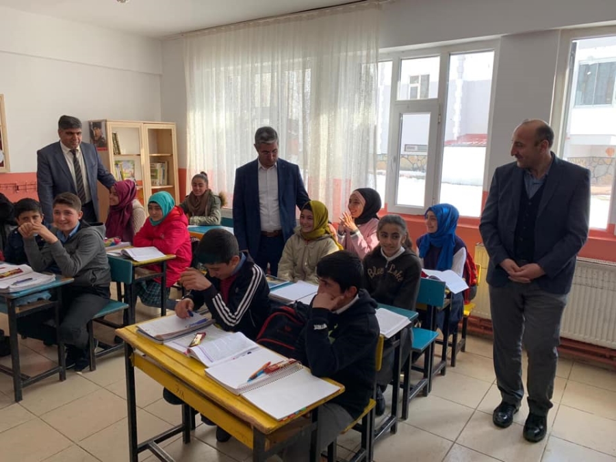 Eyüpsultan Anadolu Lisesi’nden kardeş Güllüce İlkokuluna Giyim Yardımı