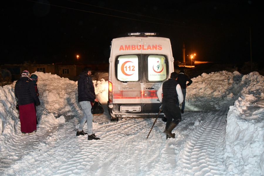 Tendürek Dağı eteğinde yaşayan hamile kadın için seferber oldular