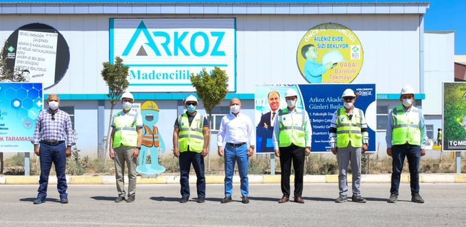 Ağrı Valisi Osman Varol Doğubayazıt’ta Arkoz Madencilik Ağrı Çimento Fabrikası’nı ziyaret etti