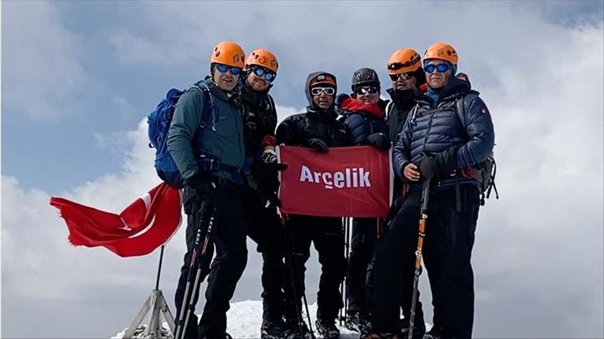 Arçelik ekibi Ağrı Dağı