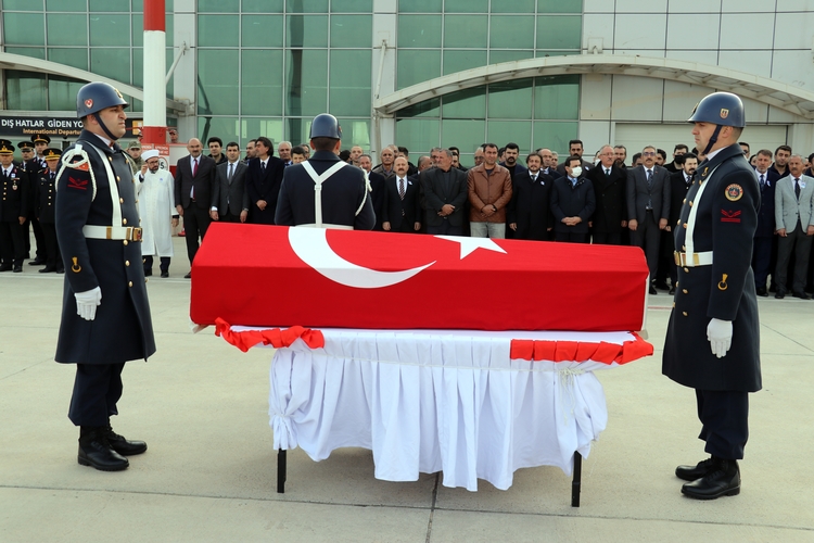 ŞEHİT İNFAZ KORUMA MEMURU AĞRI’DA SON YOLCULUĞUNA UĞURLANDI