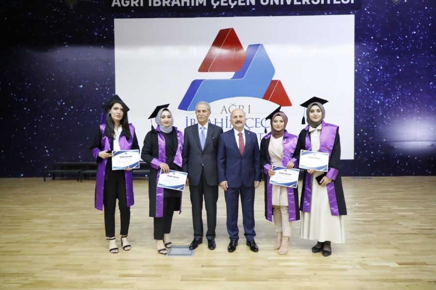 Ağrı İbrahim Çeçen Üniversitesi 2021-2022 Akademik Yılı Mezuniyet Töreni Düzenlendi