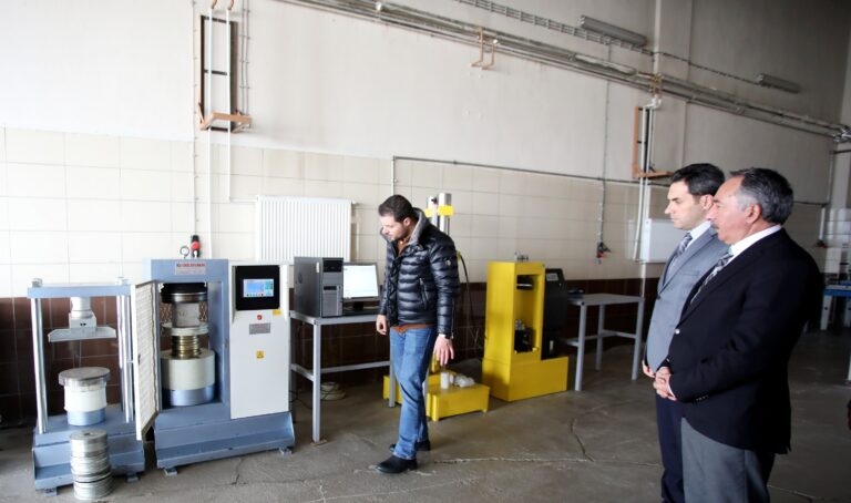 Ağrı İbrahim Çeçen Üniversitesin’de yapı malzemeleri araştırma laboratuvarı açıldı