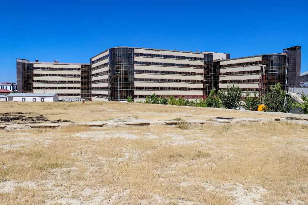 Van, 800 yataklı yeni hastaneyle bölgenin 