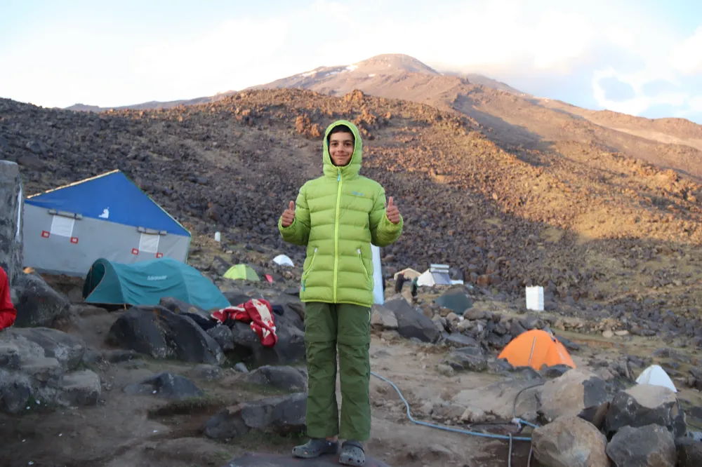 Faslı Youssef 12 yaşında Ağrı Dağı