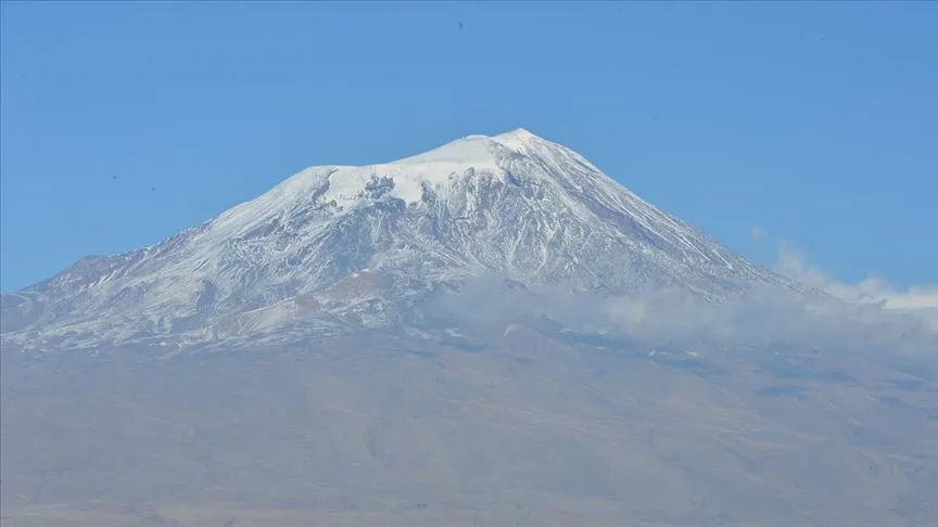 Doğubayazıt’ta Ağrı Dağı’na çıkarken rahatsızlanan bir kişi hastaneye kaldırıldı