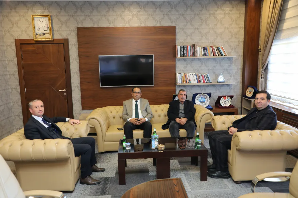 Çoktin ailesi Doğubayazıt’ta 16 derslikli bir ilkokul ve 16 derslikli bir ortaokul ile Ömer Çoktin Fen Lisesi’ne ek 100 kişilik bir öğrenci yurdu yapmayı planlıyor