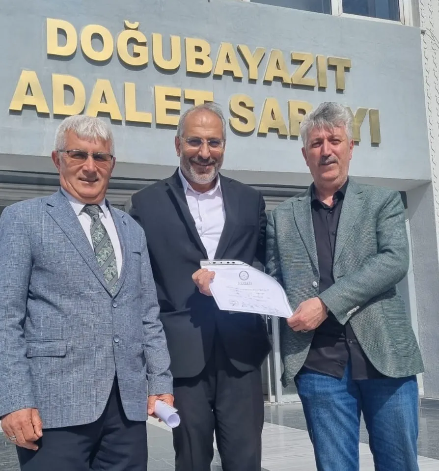 AK PARTİ BELEDİYE MECLİS ÜYELERİ MAZBATALARINI ALDILAR