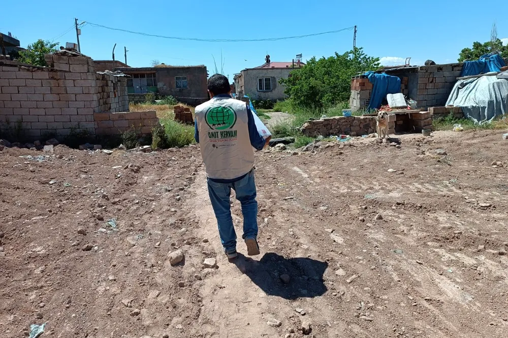 Doğubayazıt Umut Kervanı Derneği, Kurban Bayramı öncesi yardım çalışması yaptı