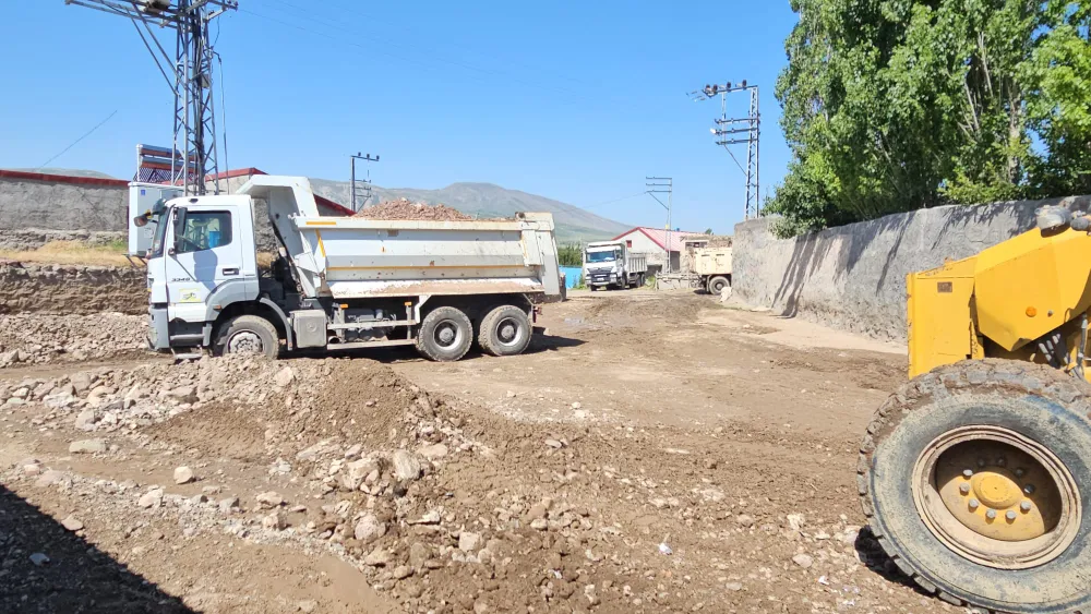 Sel felaketi sonrası Tutak köyünde çalışmalar devam ediyor