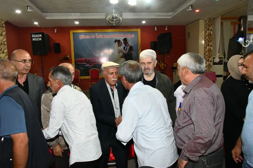 DOĞUBAYAZIT’TA HUSUMETLİ AİLELER BARIŞTI