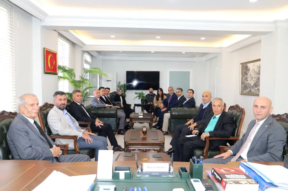 İş İnsanı IC Holding Yönetim  Kurulu Başkanı İbrahim Çeçen ve Usta Gazeteci Yavuz Donat ilçemizde