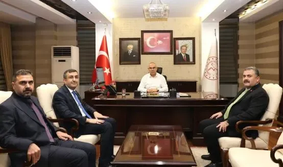  İsra Holding Yönetim Kurulu Başkanı Abdurrahim Tavlı, Vali Mustafa Koç