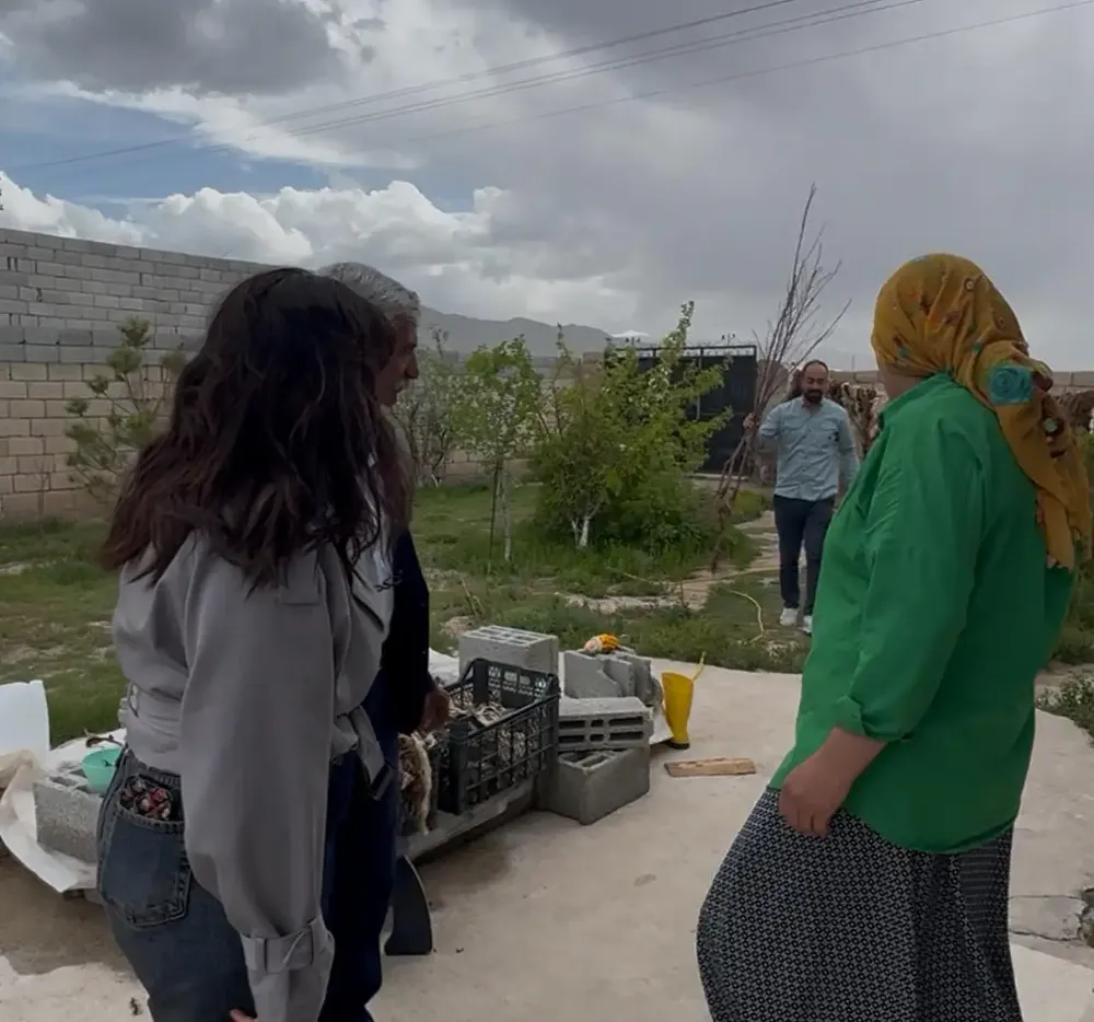 Doğubayazıt Belediyesi yeni bir kampanya ile yüzlerce fidanı toprakla buluşturdu