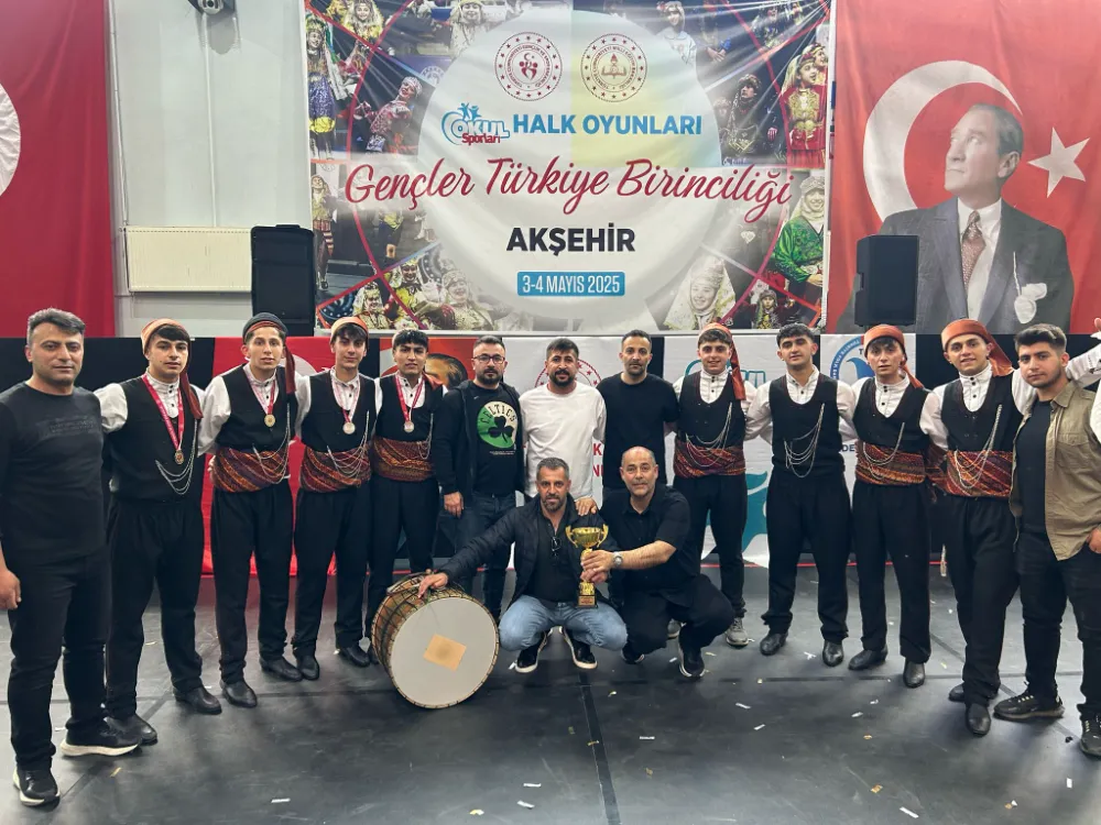 Ağrı Cumhuriyet Anadolu Lisesi, halk oyunlarında Türkiye şampiyonu oldu
