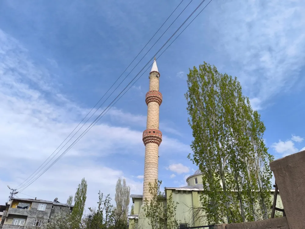 YILDIRIMDAN HASAR  GÖREN  MİNARENİN ONARIMI TAMAMLANDI