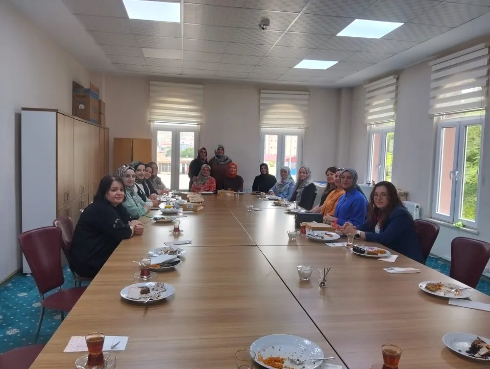 Tuğba Ekinci ve ilçemizde görev yapan kadın idareciler 2025 Aile Yılı etkinlikleri kapsamında bir araya geldi