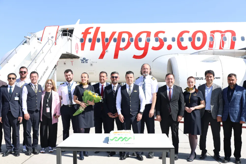 İzmir - Ağrı arasında karşılıklı uçak seferleri resmen başladı