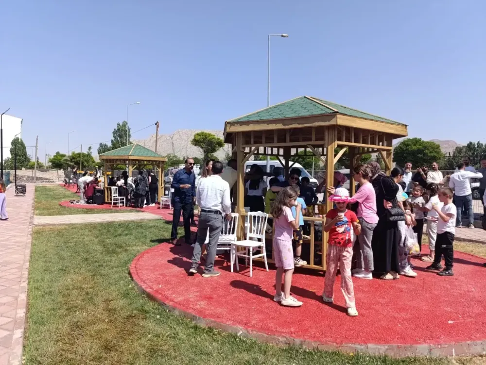 Doğubayazıt Ahmed-i Hani mahallesinde yaptırılan park törenle açıldı