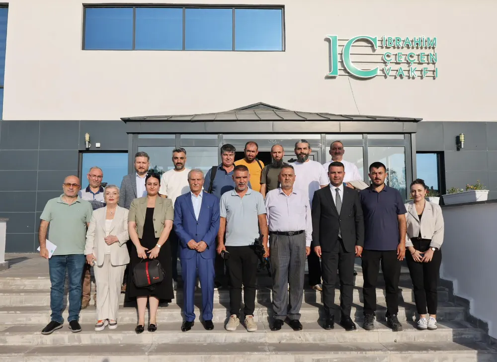 İbrahim Çeçen, Ağrı’da  Gazetecilerle Bir Araya Geldi. Doğubayazıt Turizm Meslek Lisesi ve Uygulama Oteli müjdesi verdi