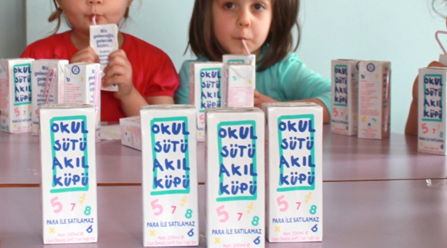 2014-2015 eğitim-öğretim yılının ikinci döneminde öğrencilere süt.. 