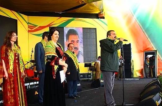 Diyarbakırda Öcalanın Nevruz mektubu okundu, dünyada yankı buldu