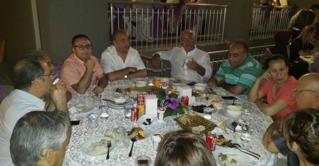 İstanbul Çapa Bilim Koleji kurucusu Maksut Konyar Bakırköyde iftar yemeği verdi
